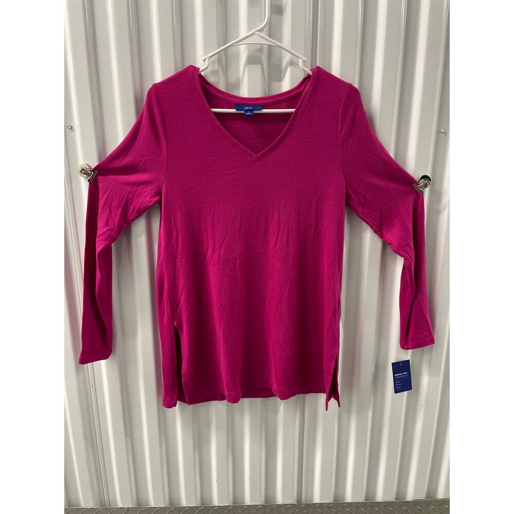 Apt. 9 Women’s Lightweight Sweater Side split at waist Sz S Color 660 GIA MGNTA